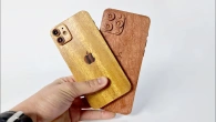 The poor carpenter has no money to buy a new iPhone Wood Carving Creative iPhone 12 Real