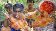 Primitive Technology: Grilled Pig Head in Rainforest Eating Delicious
