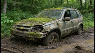 Restoration a Completely Destroyed Abandoned Car from the Forest