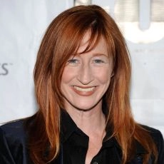 Vicki Lewis