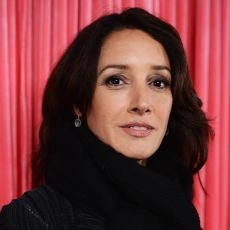 Jennifer Beals