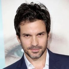 Santiago Cabrera