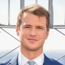 Freddie Stroma