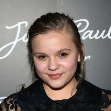 Maisy Stella