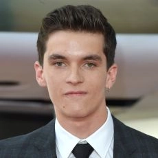 Fionn Whitehead