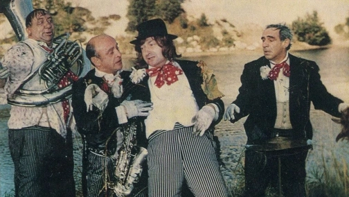 Автомобіль, скрипка і собака Клякса